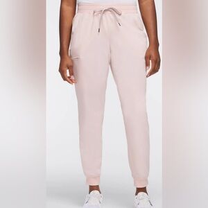 Jaanuu 5-Pocket Classic Jogger Scrubs in Blushing Pink
